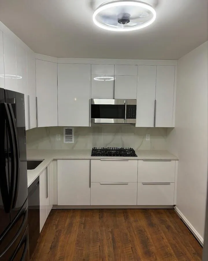 Renovated kitchen with quartz countertops in Difficult Run
